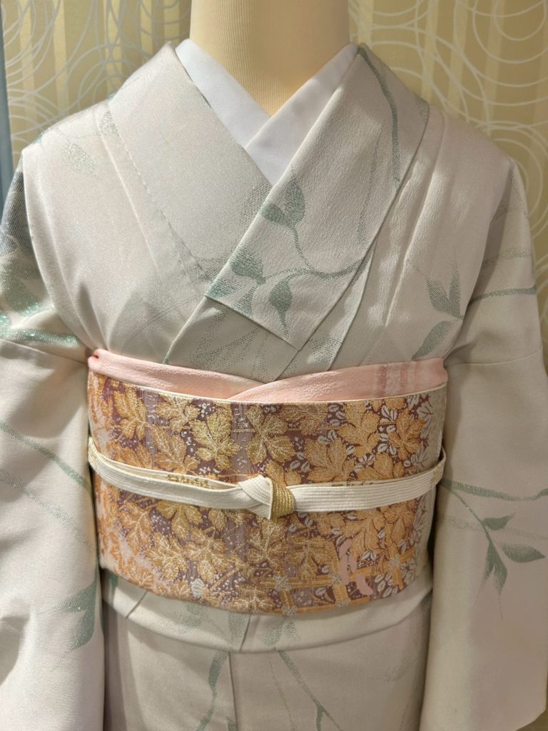 ベージュ色　訪問着