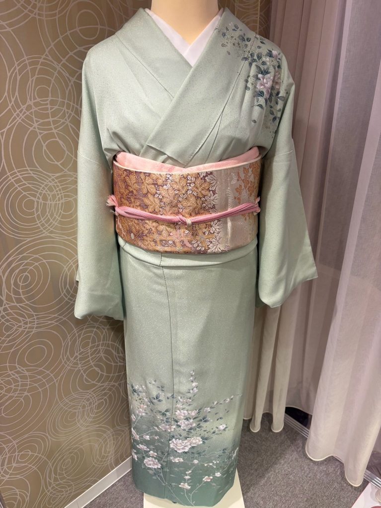 薄いグリーン色　訪問着