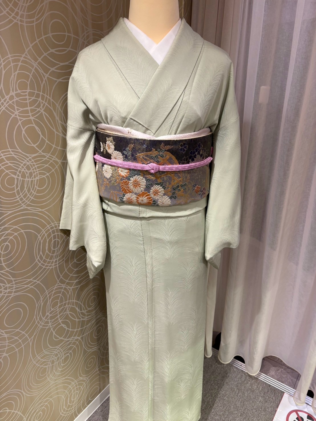 薄いグレー色 小紋