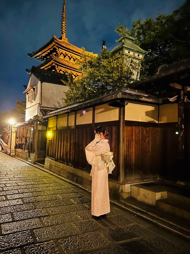 お客様着物スタイル(夜の祇園)