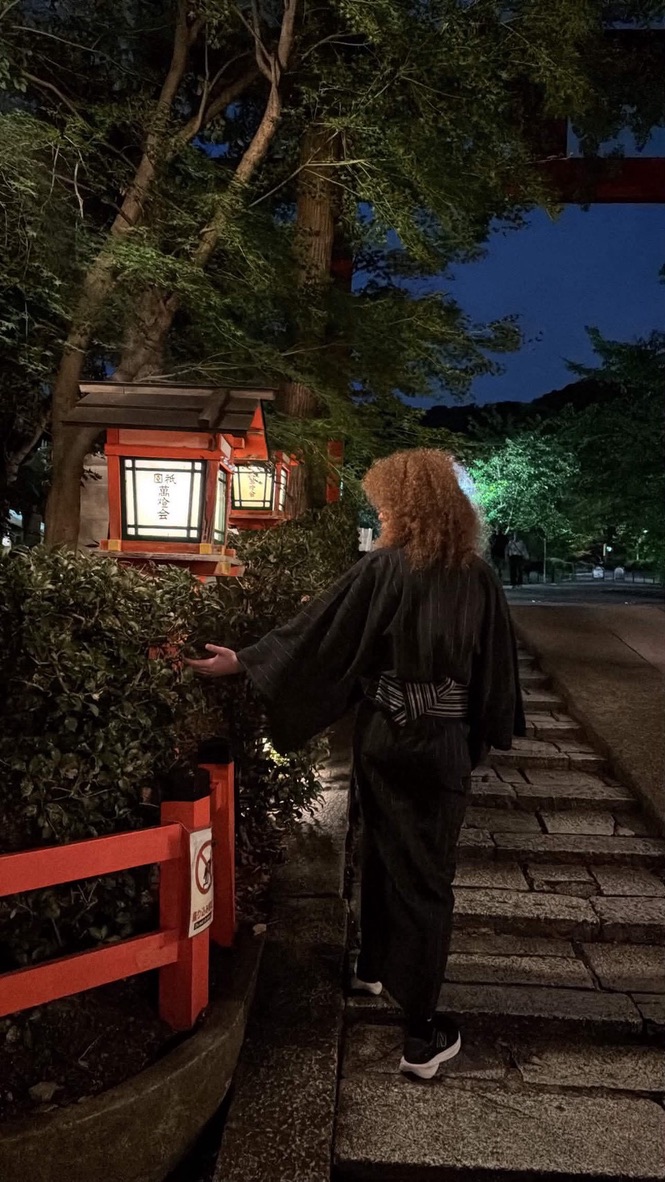 お客様着物スタイル(夜の祇園)